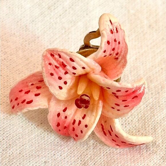 Handcrafted pink lily clip back earrings - Picture 3 of 8